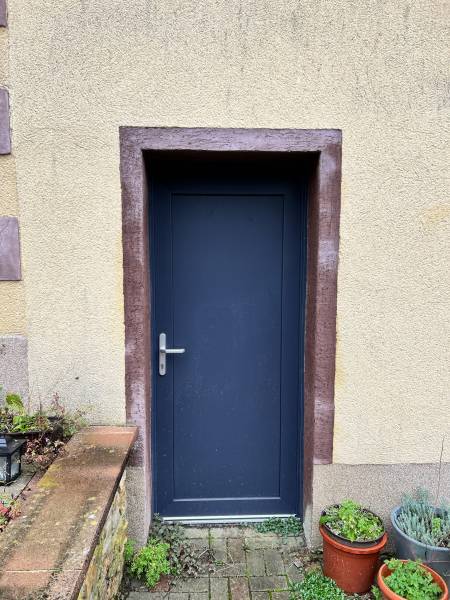 Vente de porte de service PVC sur mesure de la marque Kommerling à Saint Avold